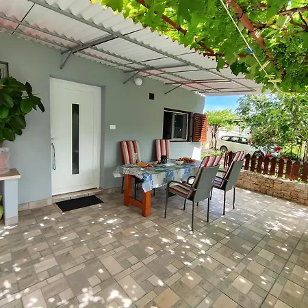Casa de Férias Pavao 1402 Pula
