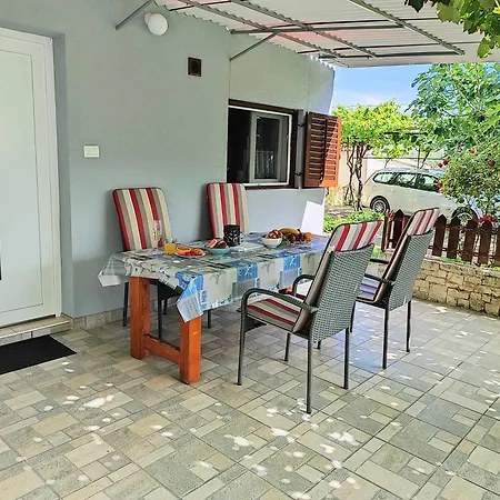 Holiday home Pavao 1402 *
